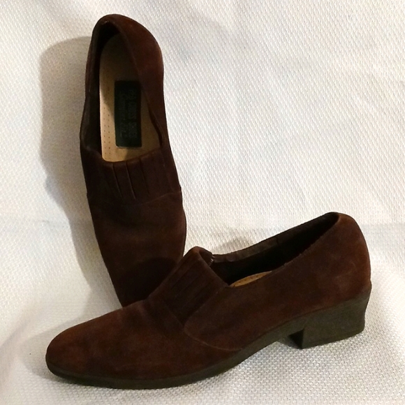 Red Cross shoes brown suede slipons - Picture 1 of 6